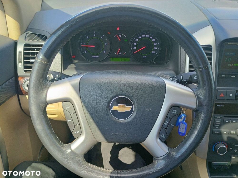 Chevrolet Captiva 2.0 d LT high 5os - 24