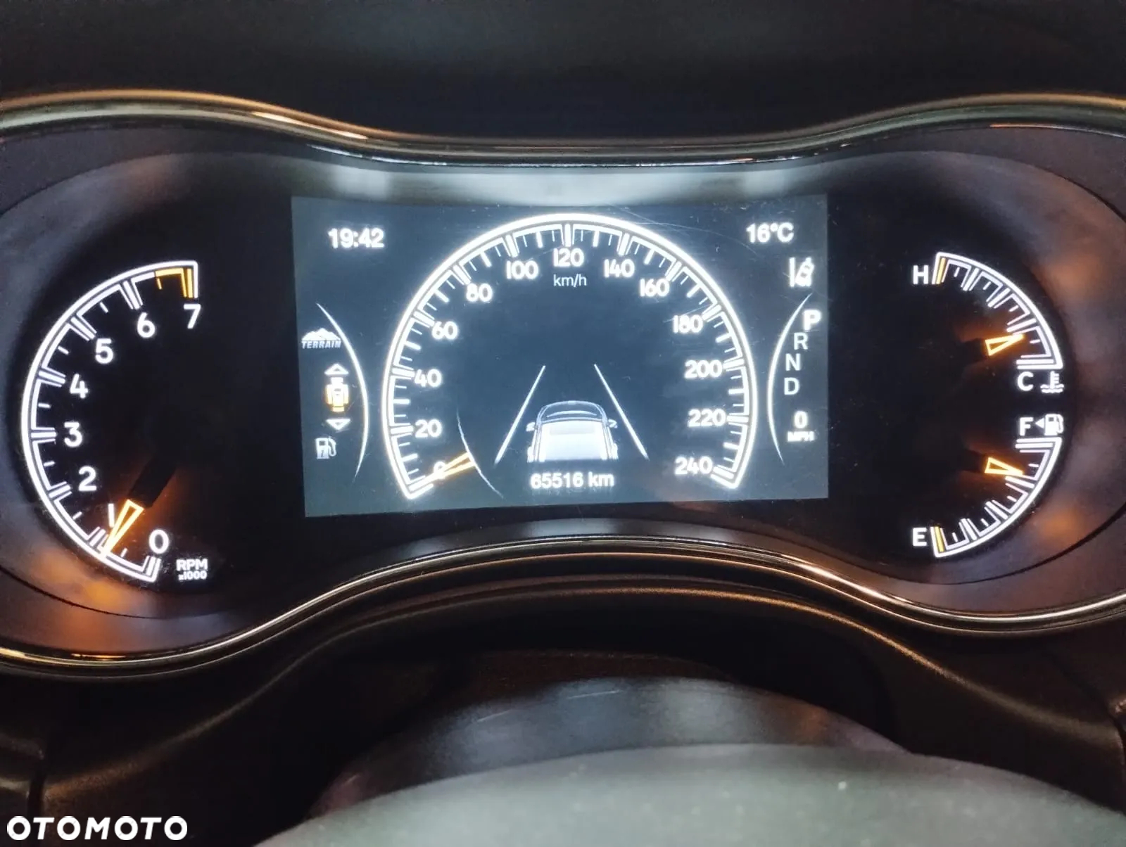 Jeep Grand Cherokee - 16