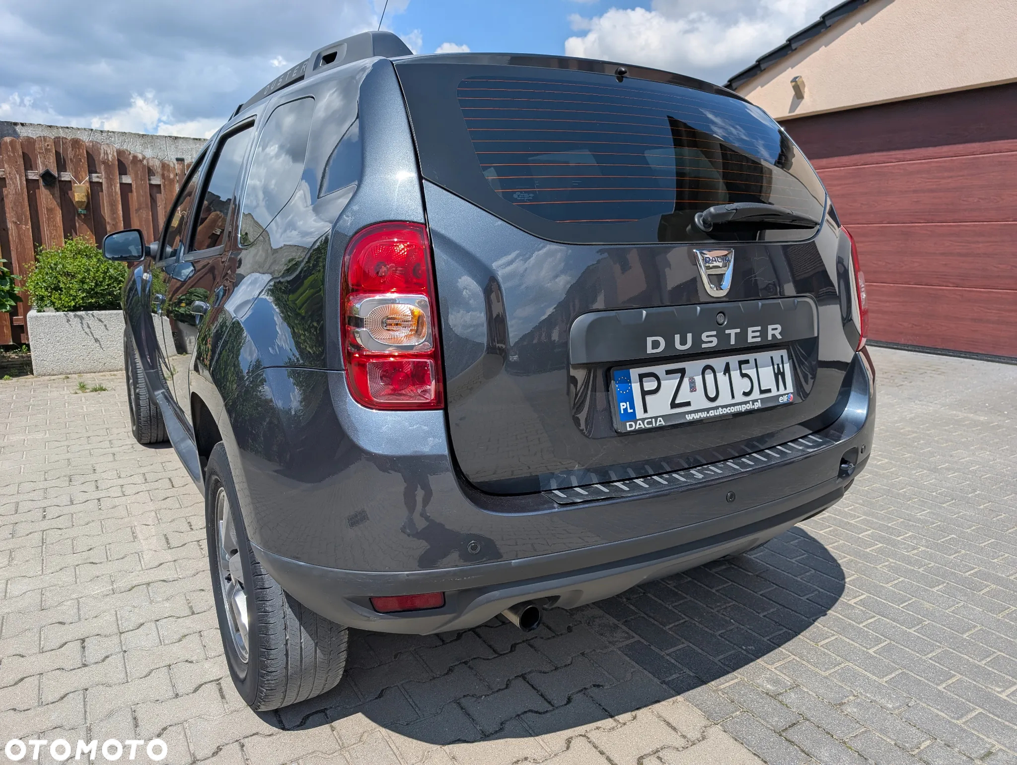 Dacia Duster 1.6 SCe Laureate S&S - 11