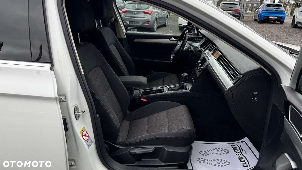 Volkswagen Passat - 17