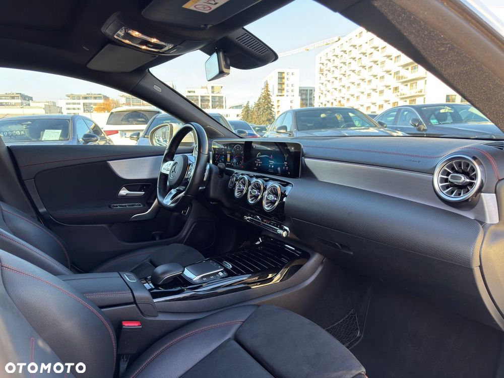 Mercedes-Benz CLA AMG 35 4-Matic 7G-DCT - 22