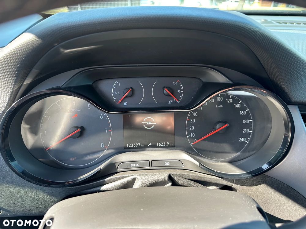 Opel Crossland X - 12