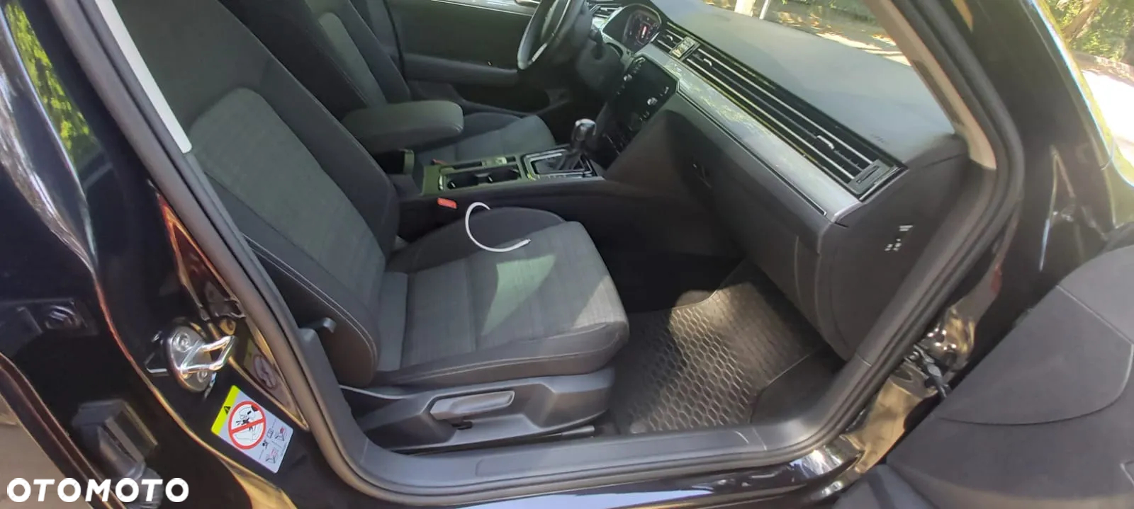 Volkswagen Passat - 12