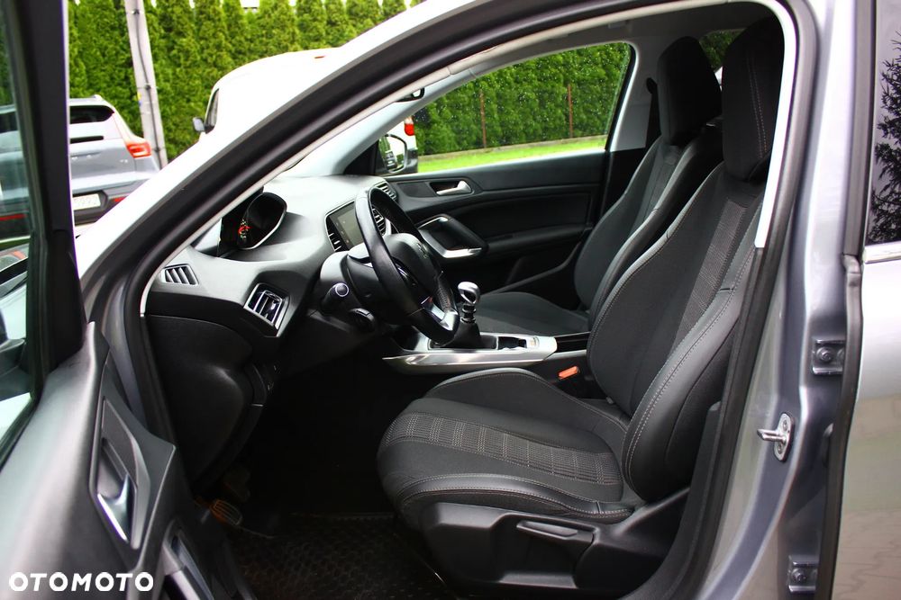 Peugeot 308 BlueHDi FAP 130 Stop & Start Allure - 21