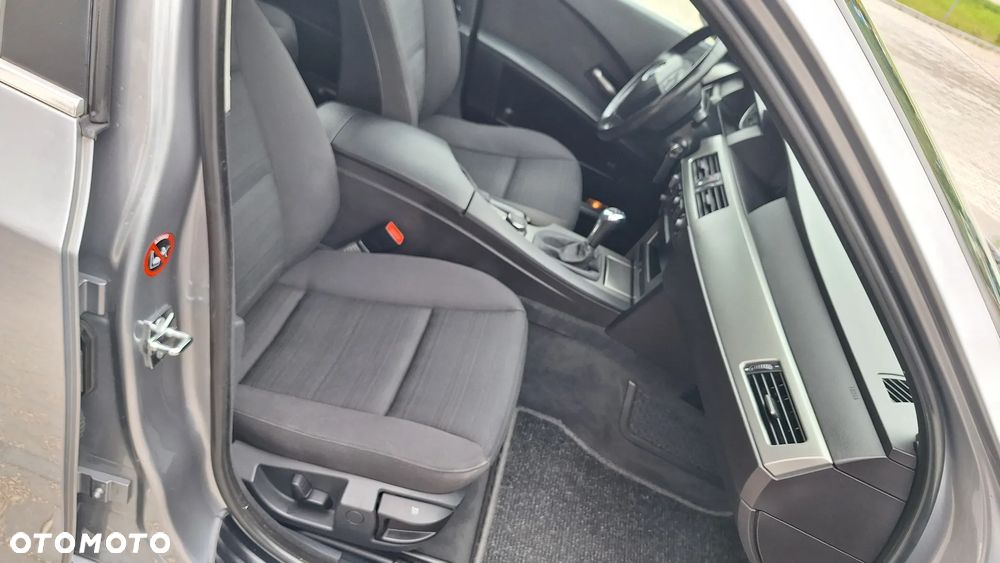 BMW Seria 5 523i - 16