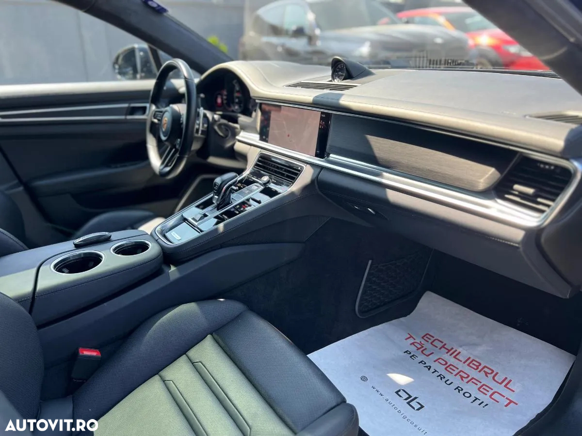 Porsche Panamera - 37