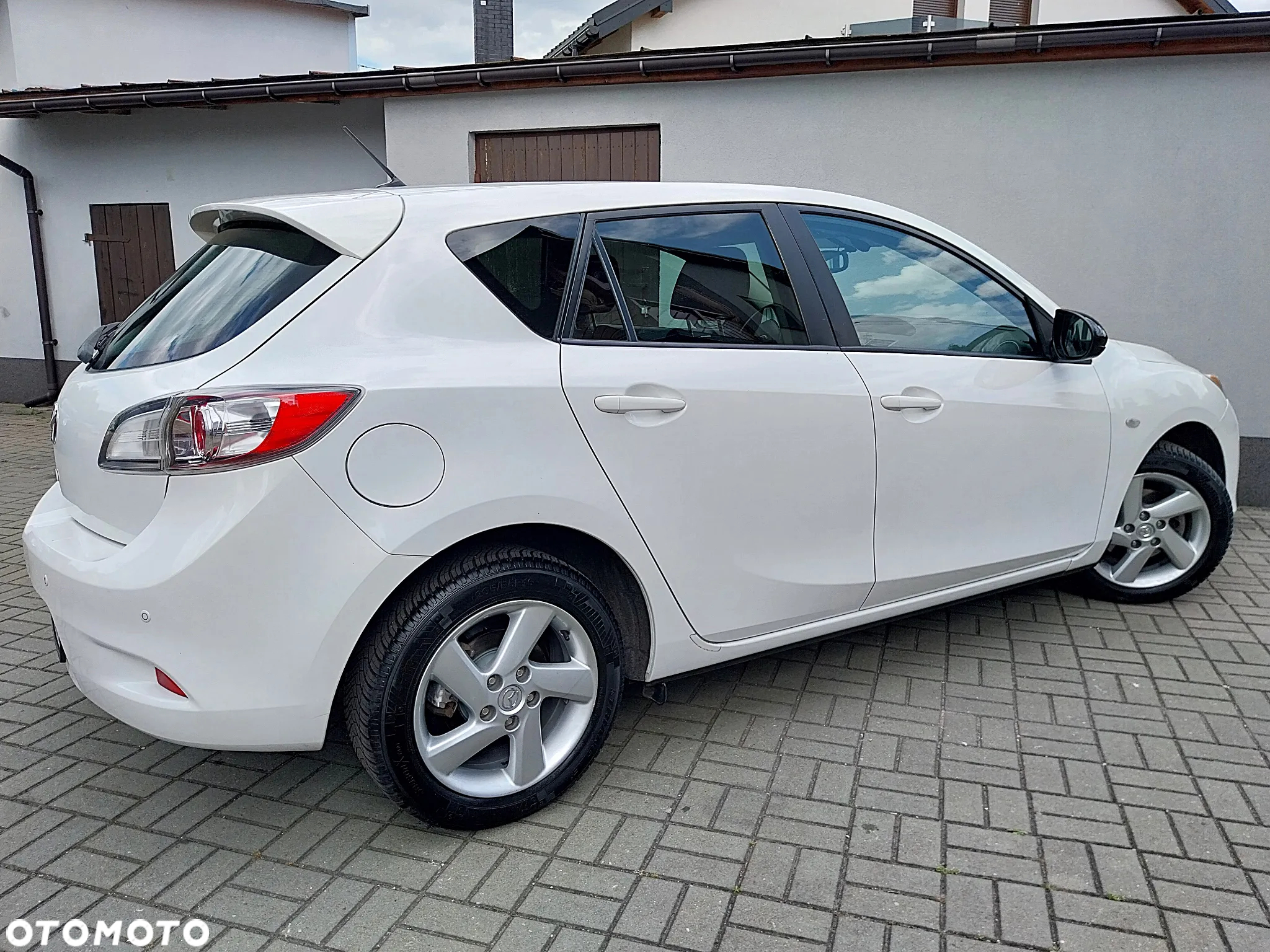 Mazda 3 1.6 Exclusive + - 4