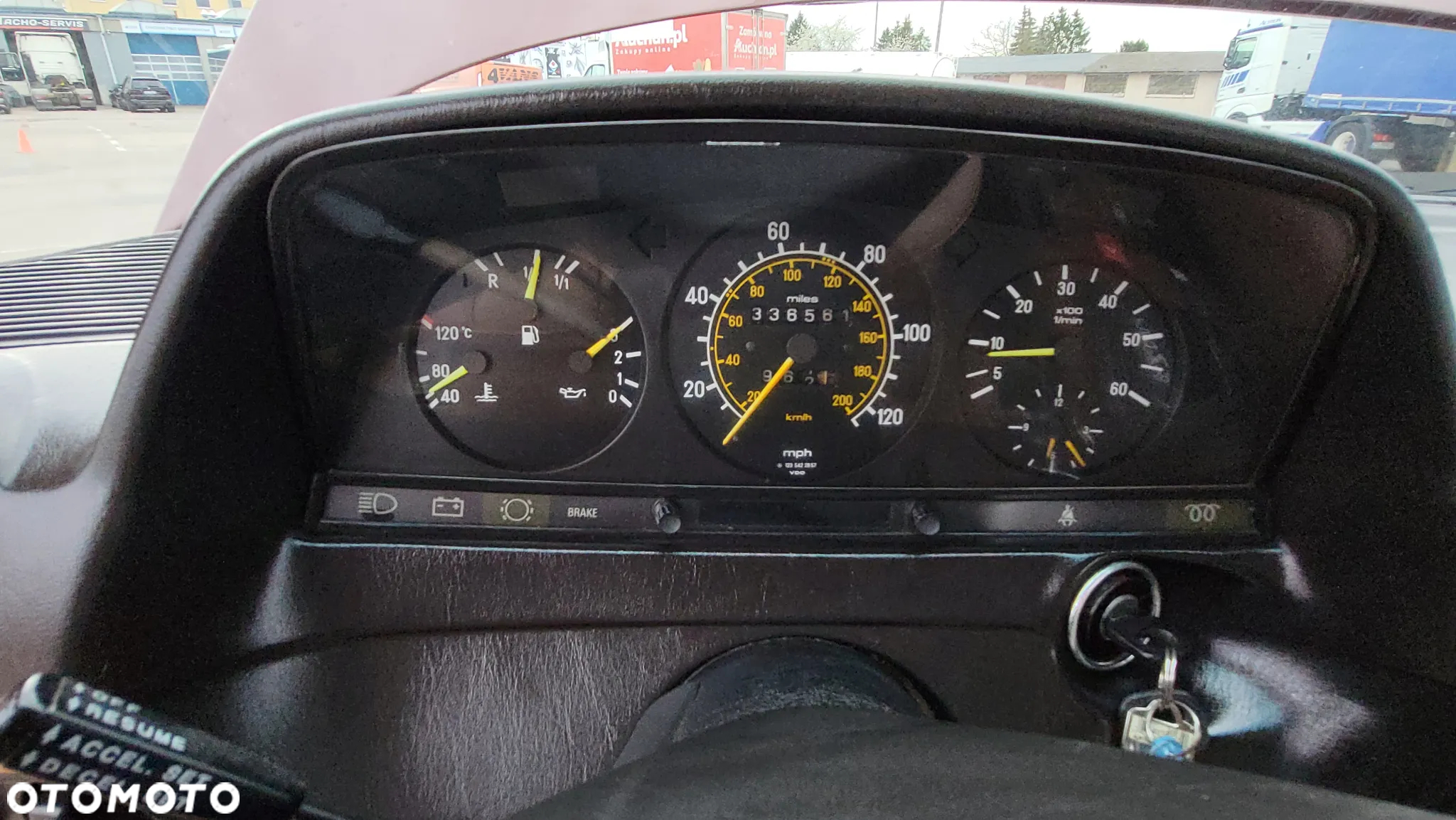 Mercedes-Benz W123 - 15