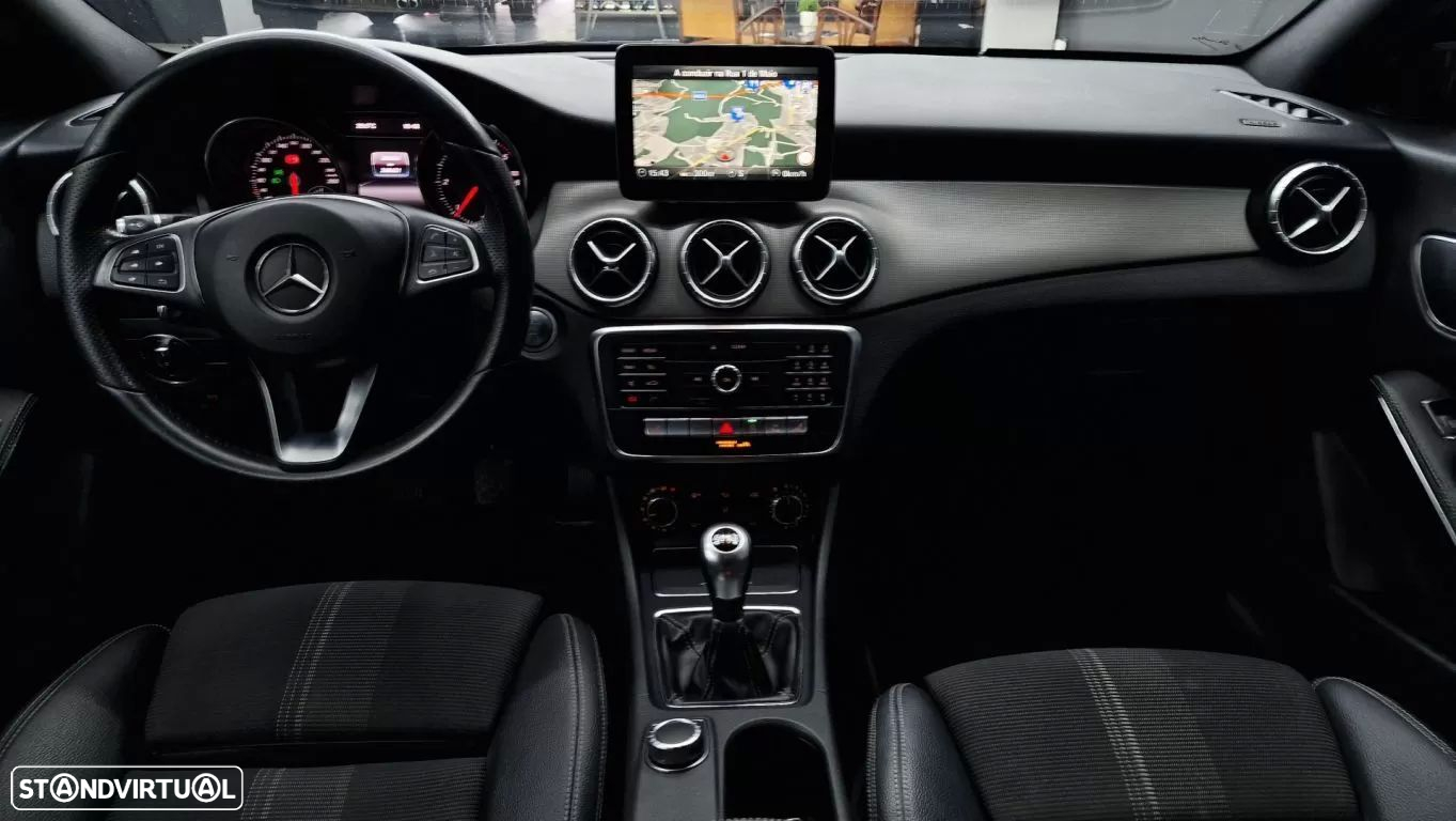 Mercedes-Benz CLA 180 d Shooting Brake AMG Line - 22