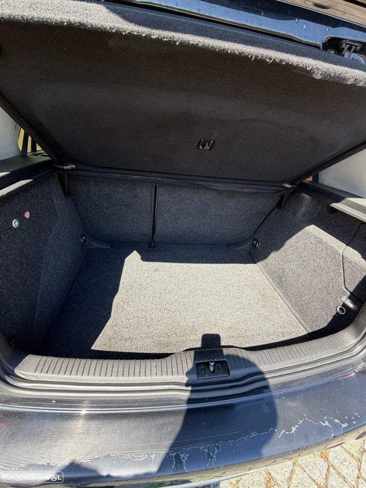 VW Golf 1.9 TDi 25 Anos - 5
