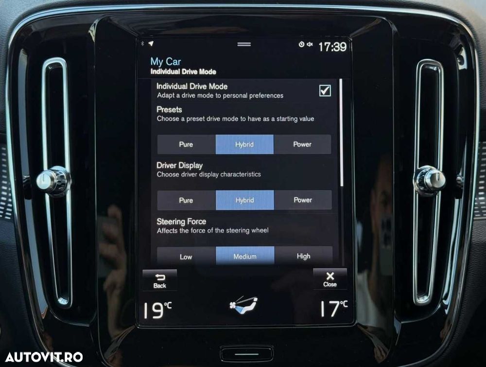 Volvo XC 40 Recharge T5 Twin Engine AT7 R-Design - 32