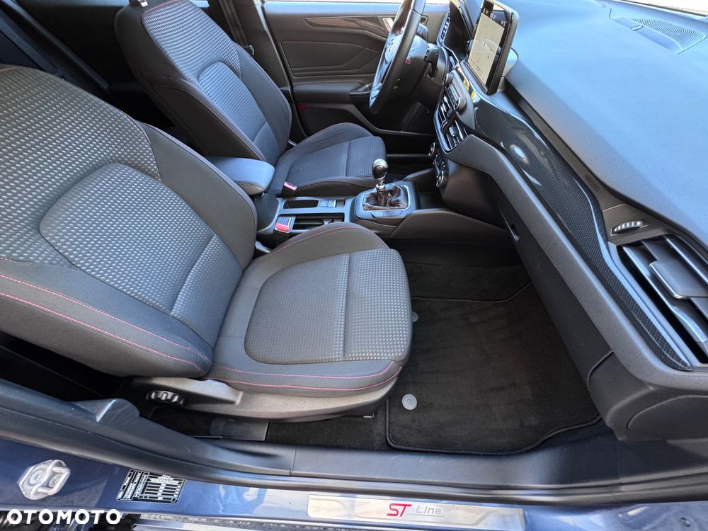 Ford Focus 1.0 EcoBoost Hybrid ST-LINE VIGNALE - 40