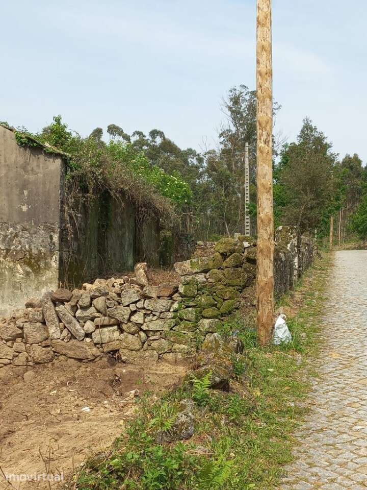 Terreno com Ruina com viabilidade construtiva em Escariz - Grande imagem: 5/17