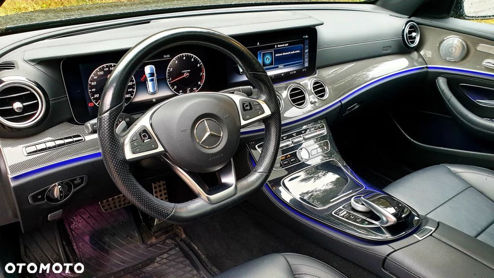 Mercedes-Benz Klasa E 200 9G-TRONIC AMG Line - 32