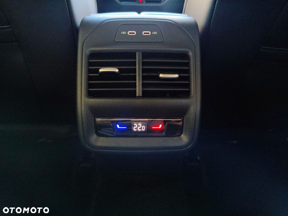 Volkswagen Passat - 31