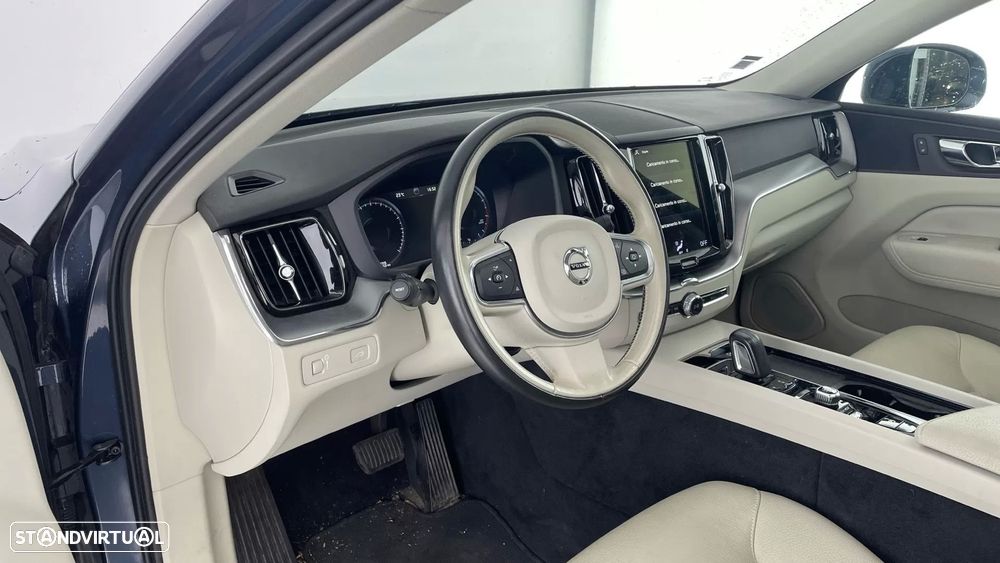 Volvo XC 60 2.0 B4 Momentum Plus - 19