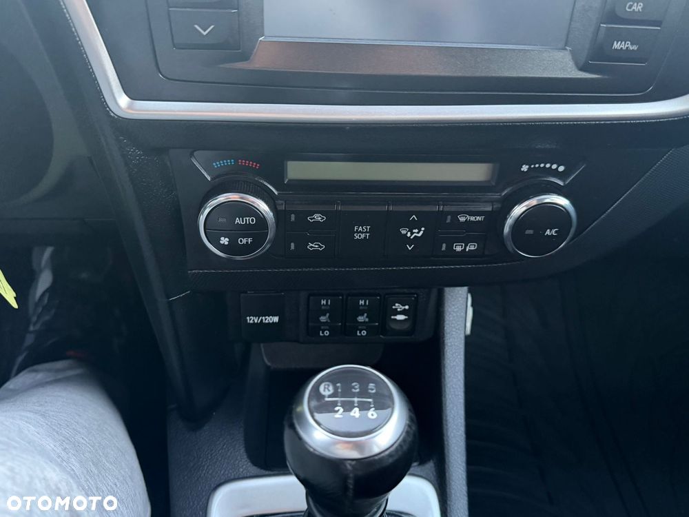 Toyota Auris 1.4 D-4D Life Plus - 21