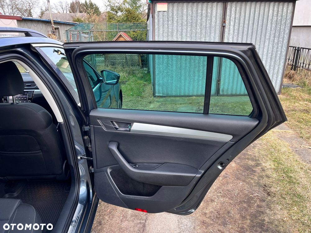 Skoda Superb 2.0 TDI DSG Ambition - 15