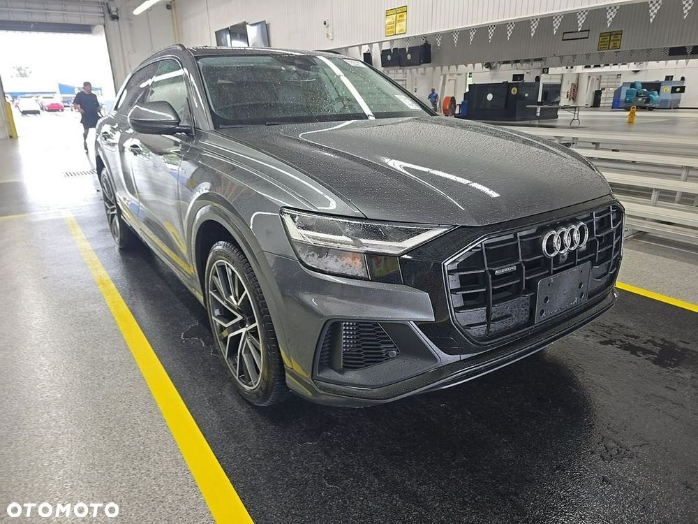 Audi Q8 - 1