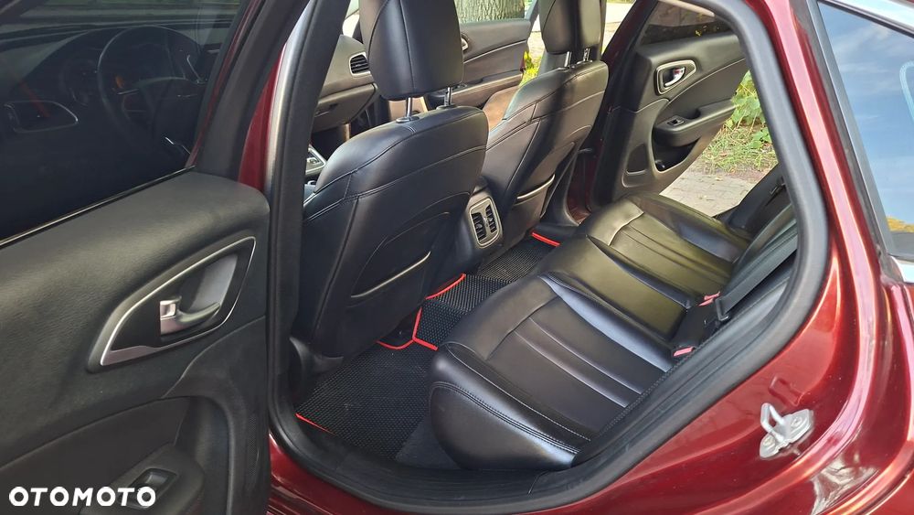 Chrysler 200 - 21