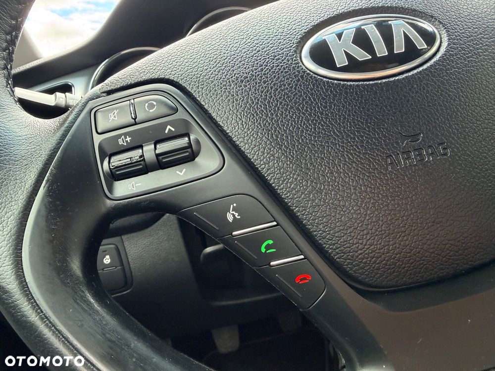 Kia Ceed 1.4 CVVT Dream-Team Edition - 28