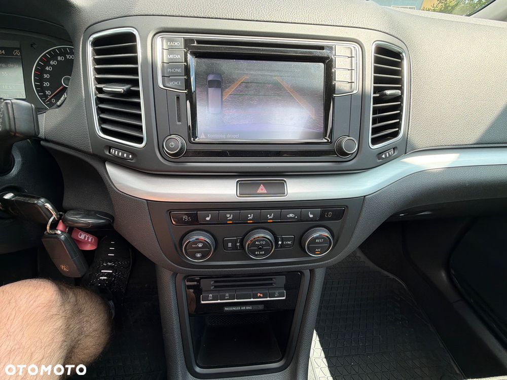 Volkswagen Sharan 2.0 TDI 4MOTION (BlueMotion Technology) Highline - 22