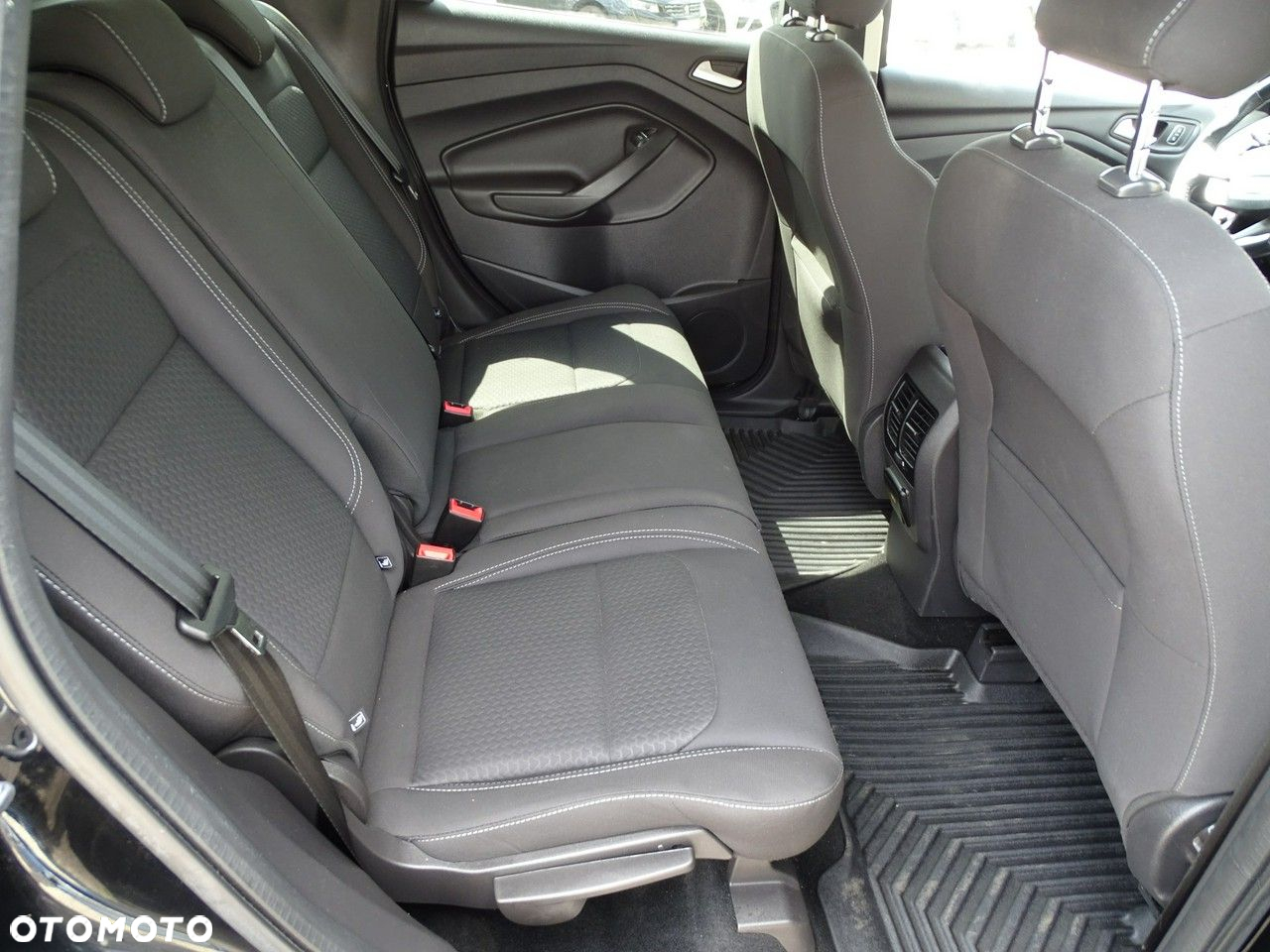 Ford Kuga 1.5 EcoBoost 2x4 Black & Silver - 14