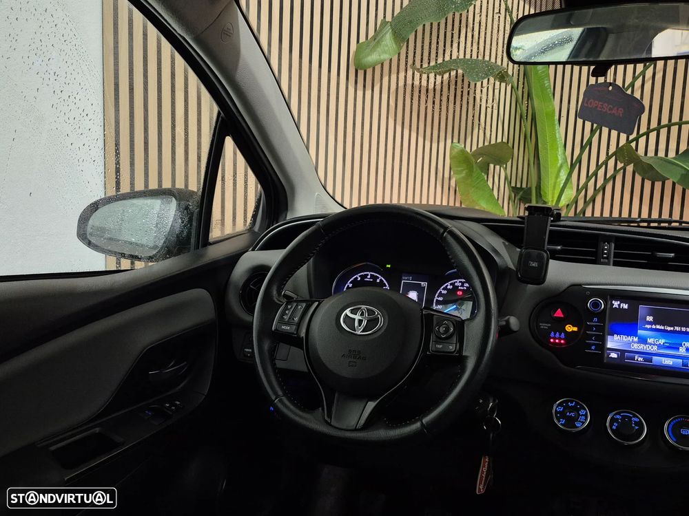 Toyota Yaris 1.0 VVT-i Comfort +PS+PT Techno - 9