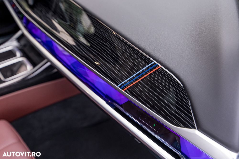 BMW Seria 7 740d xDrive MHEV - 18