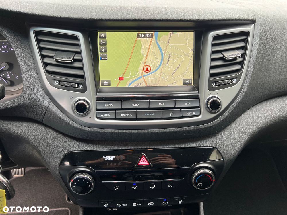 Hyundai Tucson blue 1.6 GDi 2WD Navi - 11