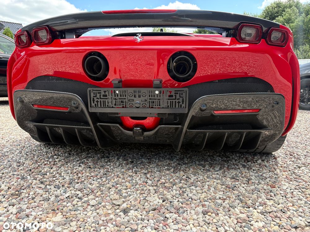 Ferrari SF90 Stradale - 16