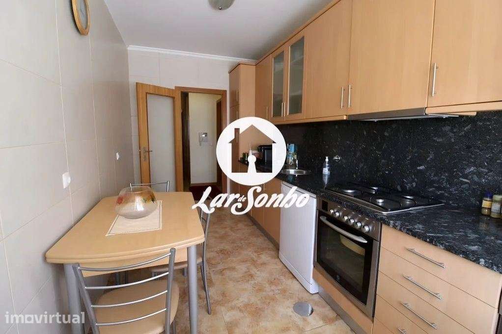 Apartamento T2 c/ garagem fechada e terraço a 200 metros da praia |... - Grande imagem: 4/17