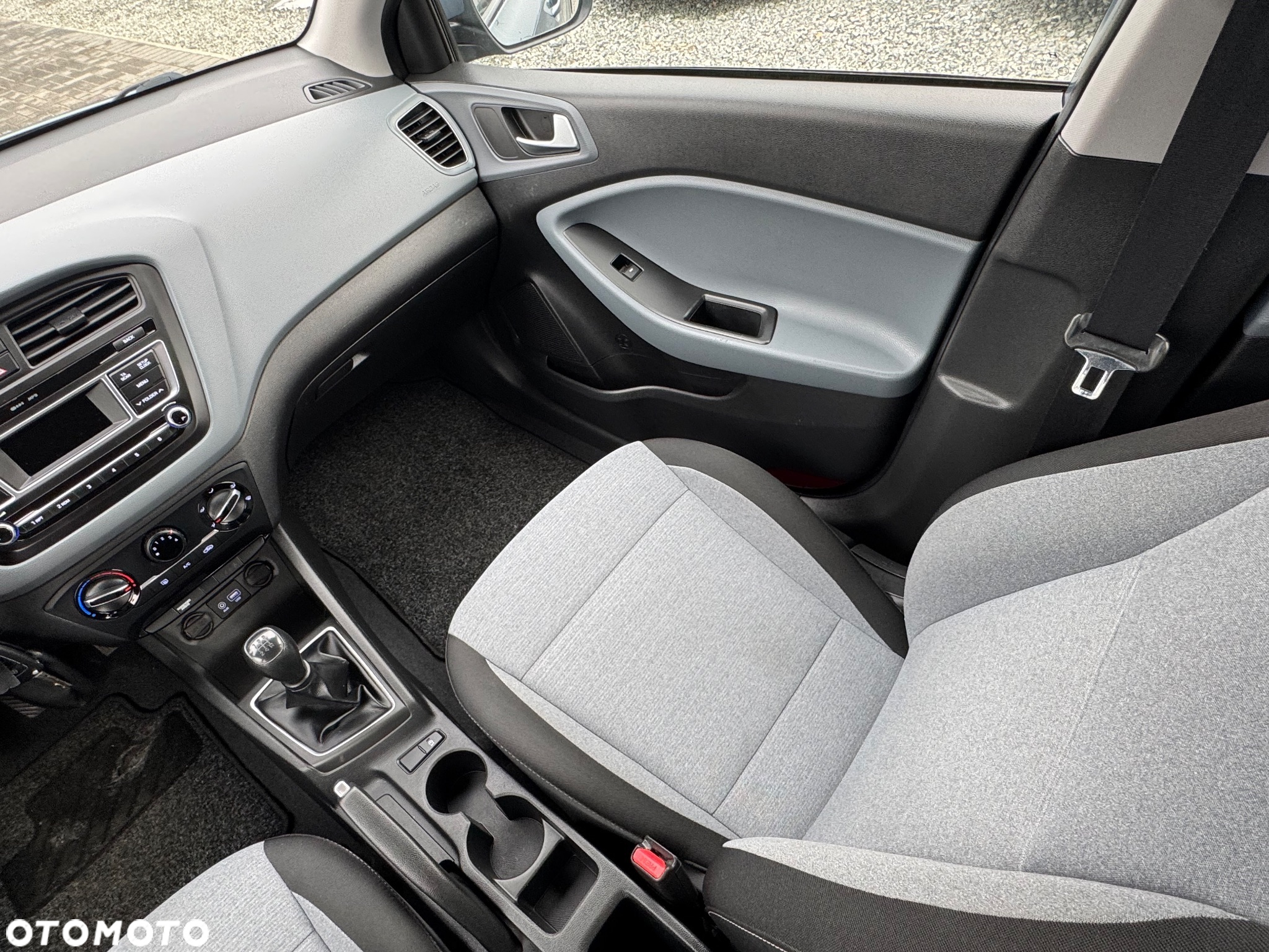 Hyundai i20 blue 1.2 Classic - 21