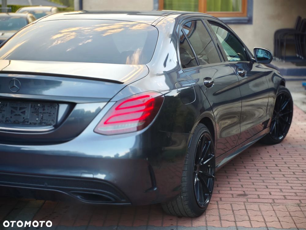 Mercedes-Benz Klasa C 250 7G-TRONIC - 25