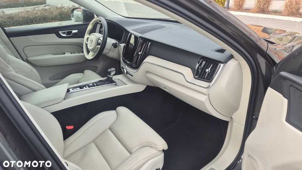 Volvo XC 60 T5 AWD Inscription - 5