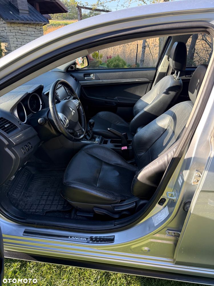 Mitsubishi Lancer - 17