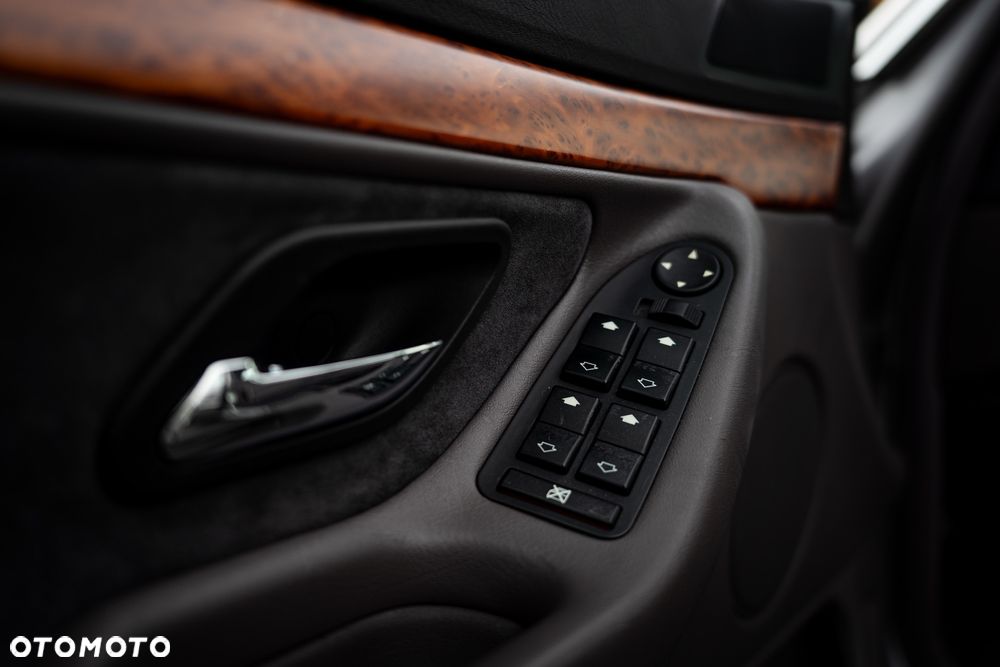 BMW Seria 7 730i - 34