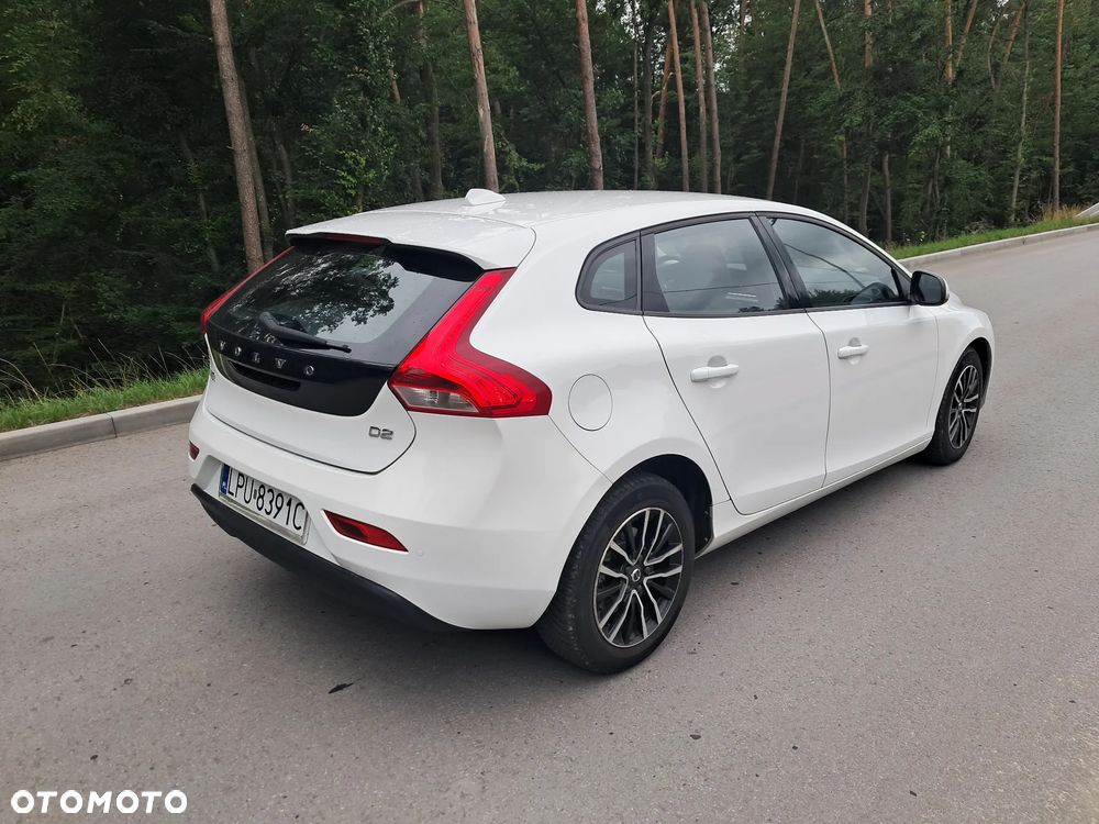 Volvo V40 D2 Momentum - 4