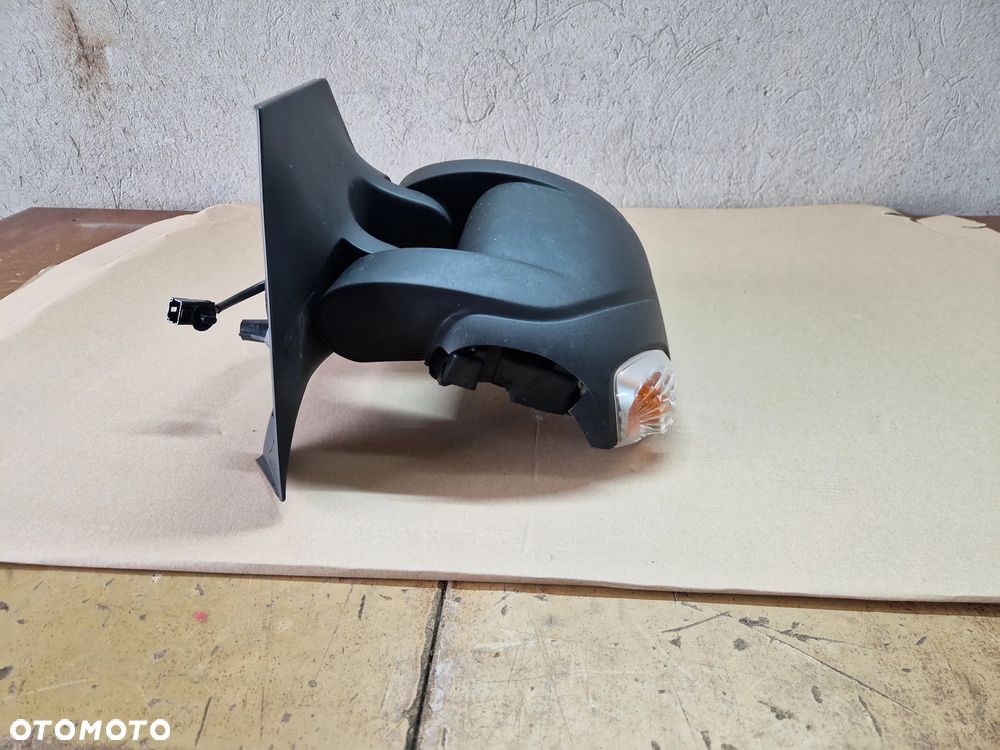 LUSTERKO LEWE RENAULT MASTER IV 6 PIN - 17