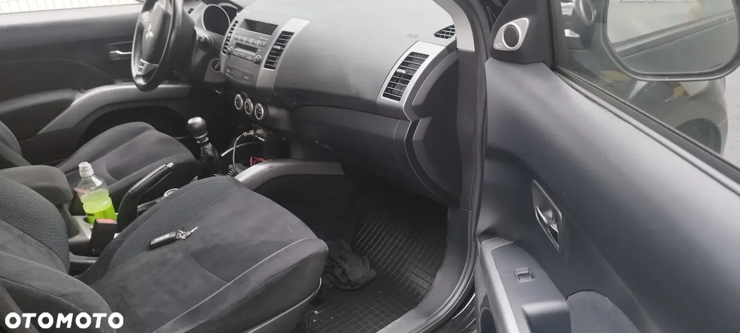 Mitsubishi Outlander 2.0 DID Intense - 4