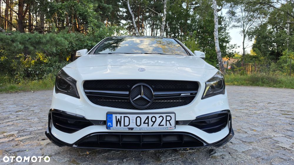Mercedes-Benz CLA - 12