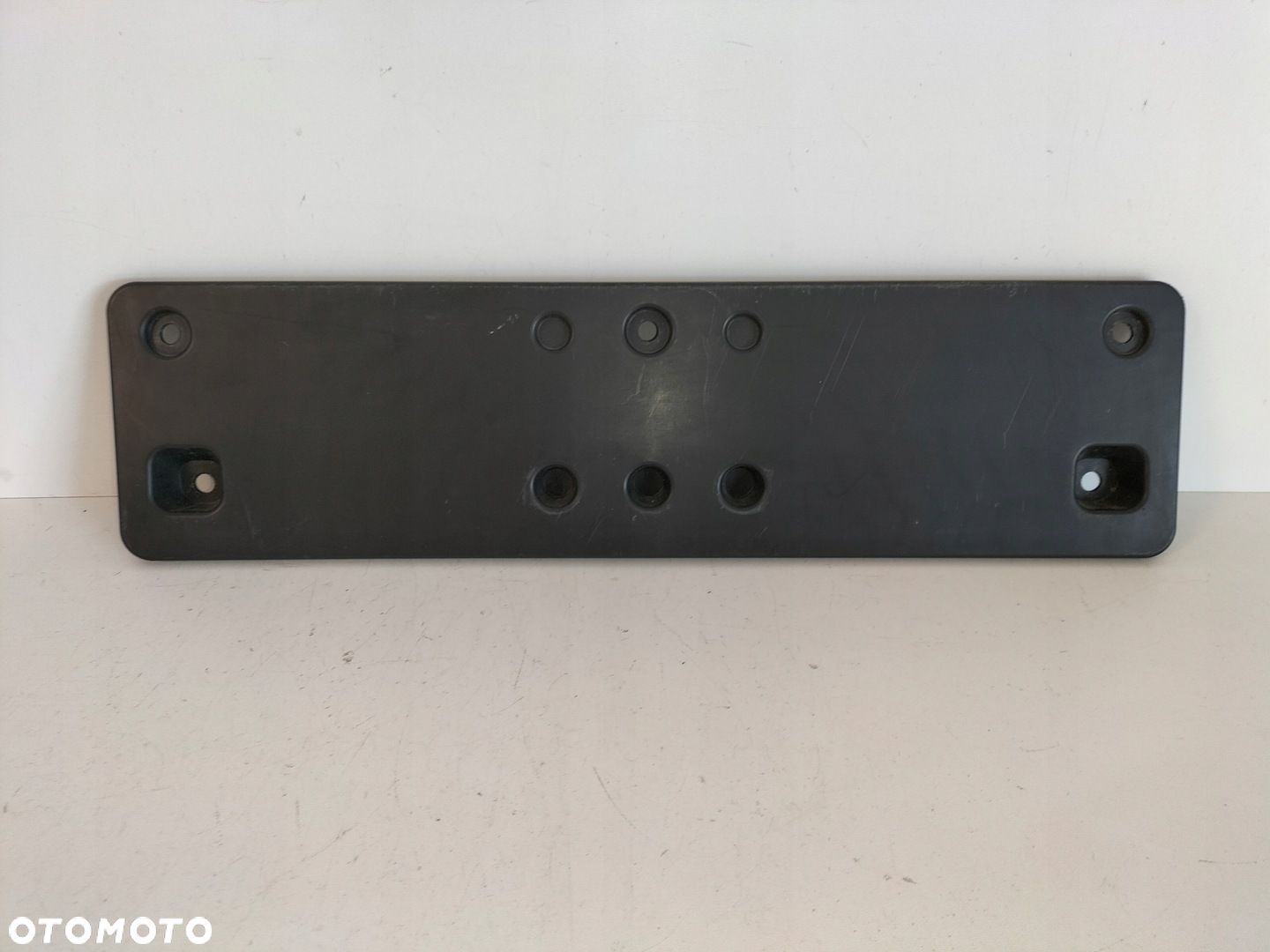 Podkładka pod tablicę rejestracyjną przód VW GOLF VIII 8 LIFT 24- - 1