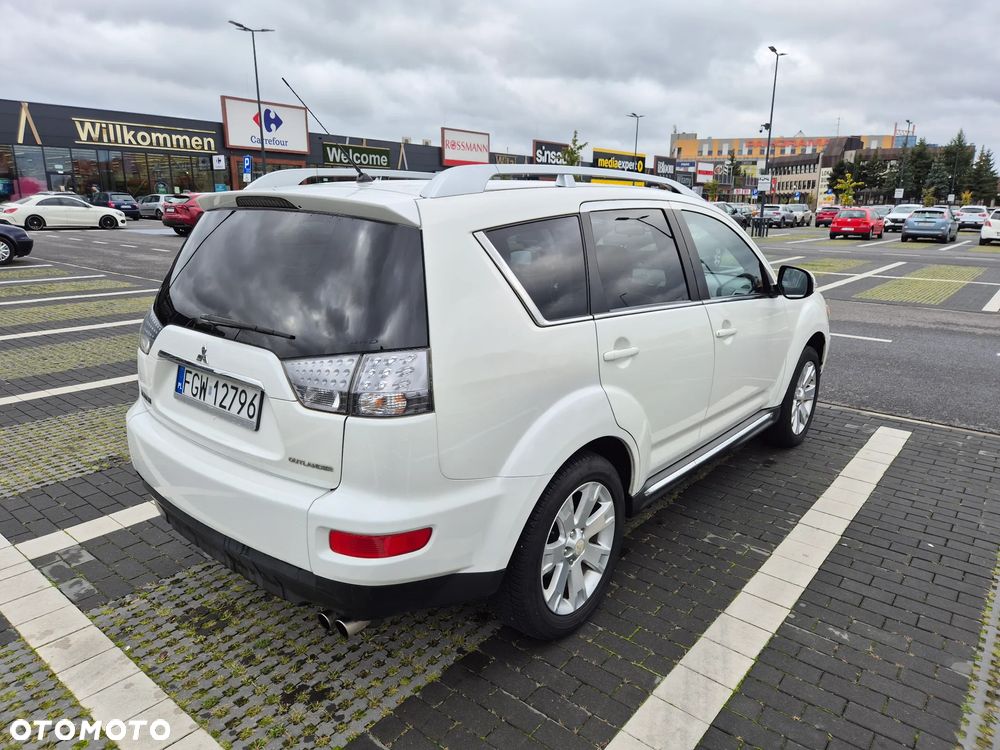 Mitsubishi Outlander - 7