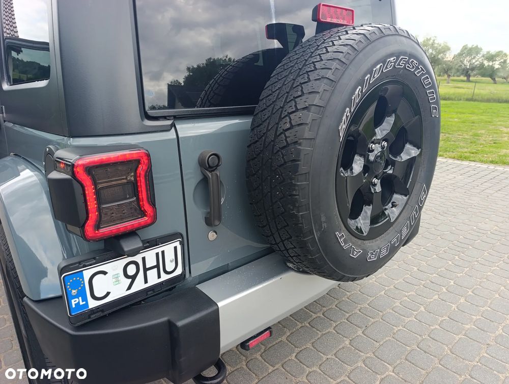 Jeep Wrangler 3.6 Unlim Sahara - 21