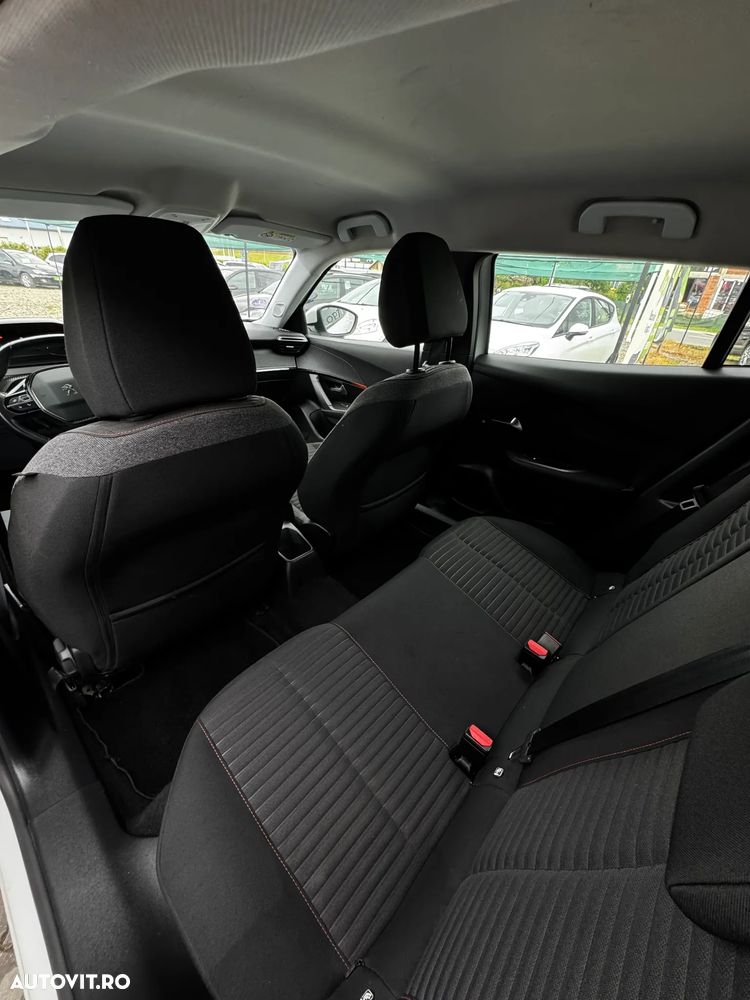 Peugeot 2008 - 9