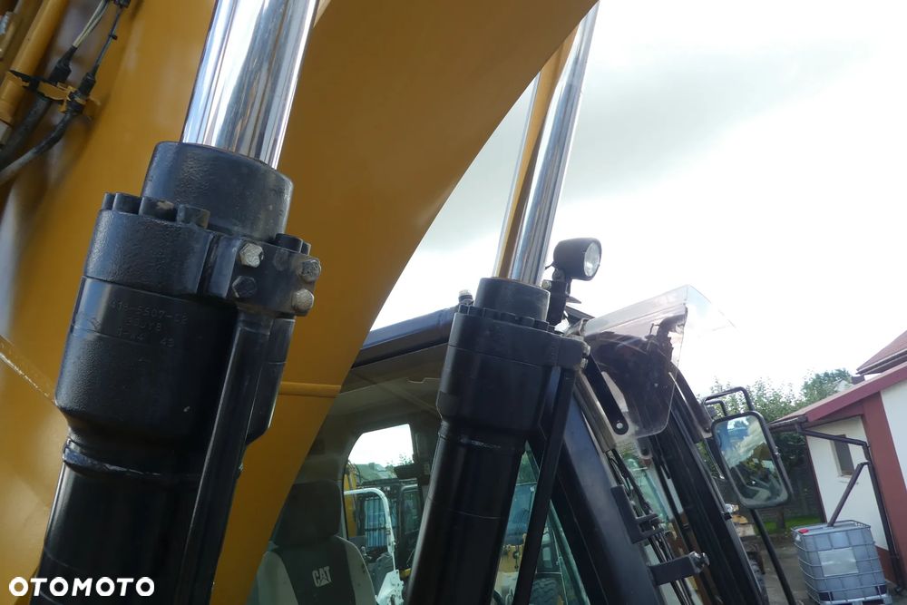 Caterpillar 325FL - 24