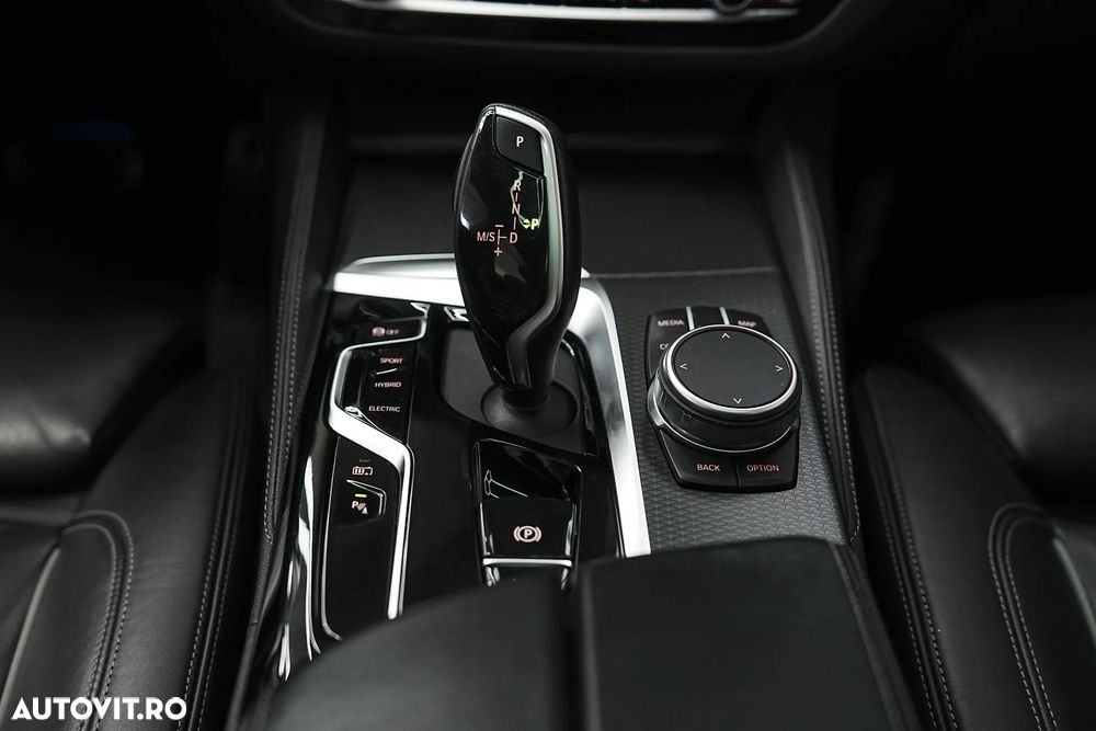 BMW Seria 5 530e Aut. M Sport Edition - 28