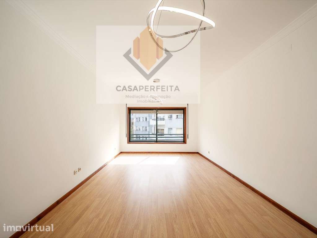 Fabuloso T2 Renovado com 100m2 - Próximo à Nova Linha de Metro e Es... - Grande imagem: 3/32