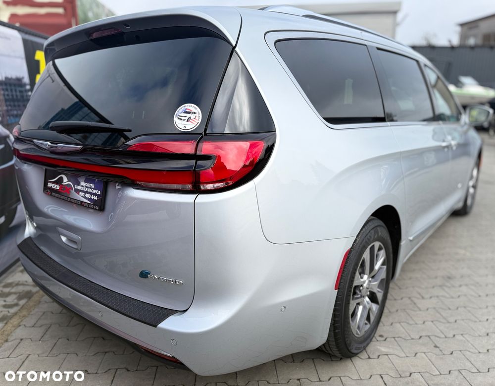Chrysler Pacifica - 17