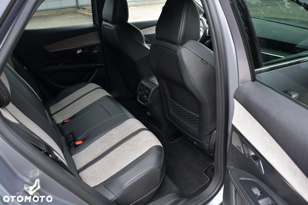 Peugeot 3008 1.6 PureTech HYbrid4 GT Line S&S EAT8 - 23